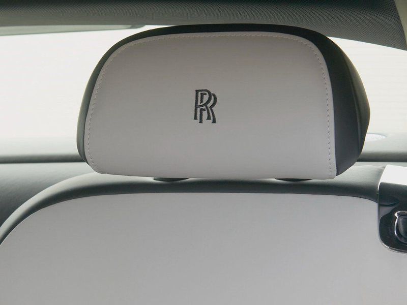 New 2025 Rolls-Royce Spectre Image 18