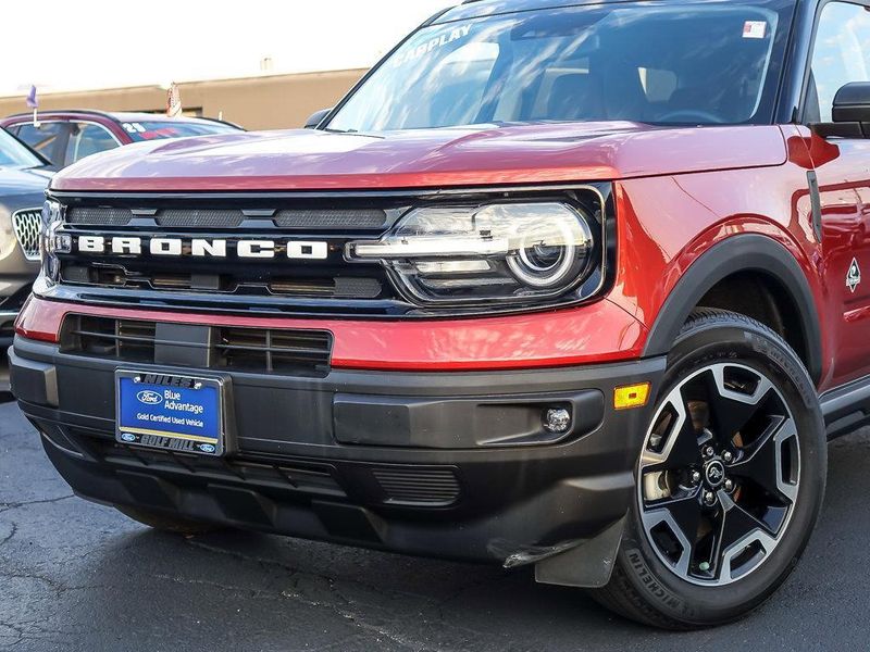 2022 Ford Bronco Sport Outer Banks photo 2