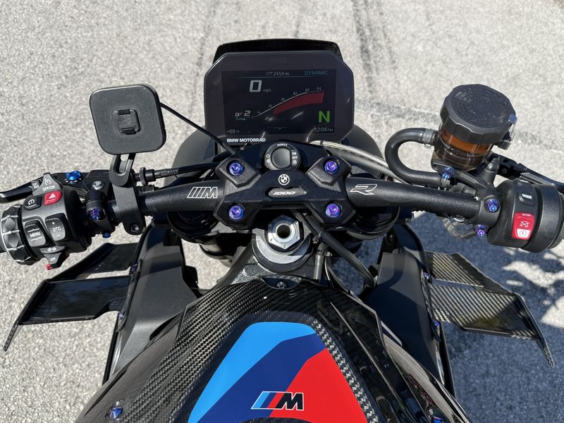 2025 BMW M 1000 R