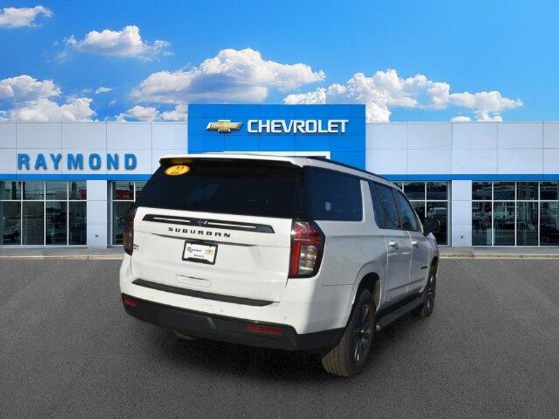 Used 2022 Chevrolet Suburban Z71Image 3