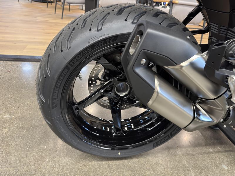 2026 BMW R 1300 RS - RACING BLUE METALLIC 