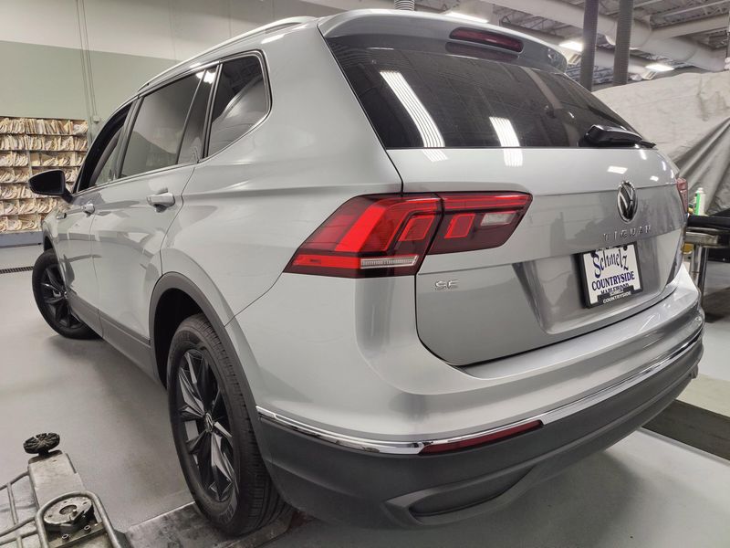 2024 Volkswagen Tiguan SE w/3rd Row SeatImage 8