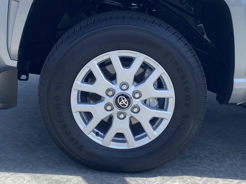 Used 2025 Toyota Tacoma SR5Image 8