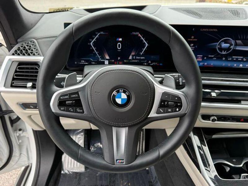 Used 2026 BMW X7 xDrive40iImage 24