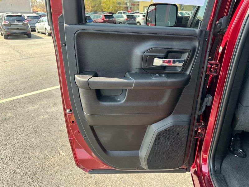 2021 RAM 1500 Classic WarlockImage 19