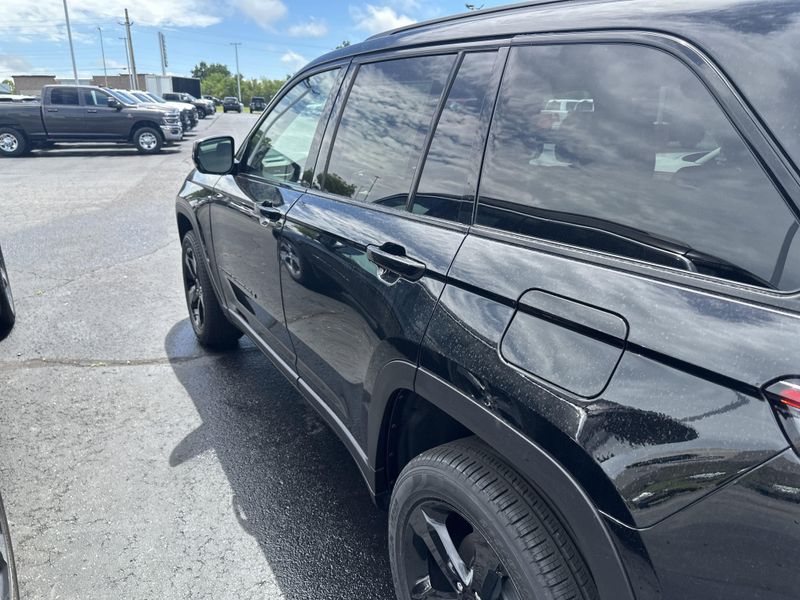 2025 Jeep Grand Cherokee Limited 4x4Image 11