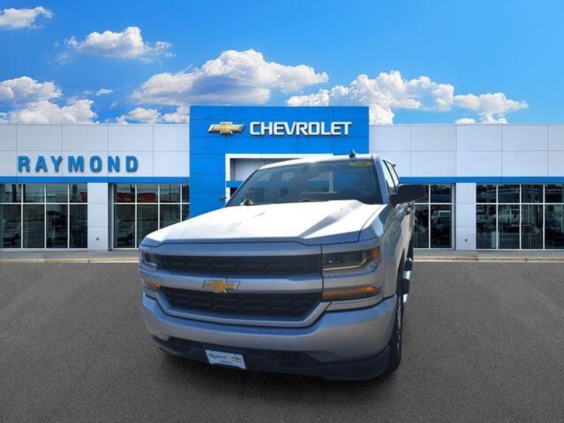 Used 2018 Chevrolet Silverado 1500 CustomImage 7