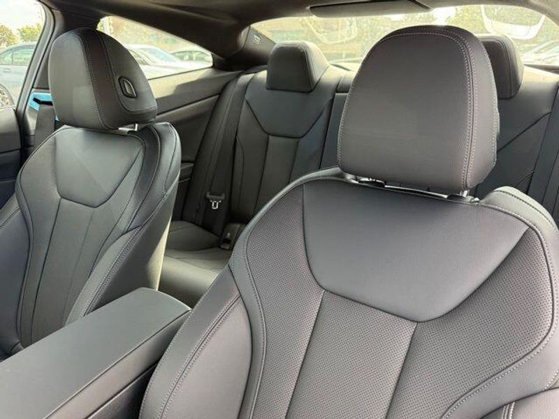 New 2026 BMW 4 Series M440iImage 18