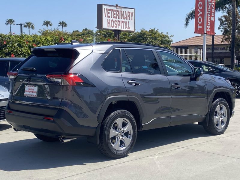2025 Toyota RAV4 XLEImage 3