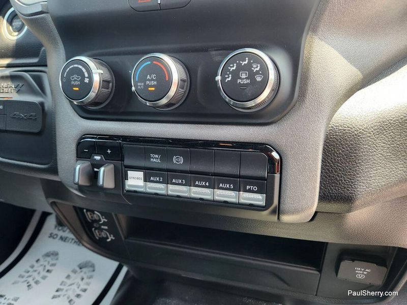 New 2024 RAM 5500 Tradesman Chassis Crew Cab 4x4 84