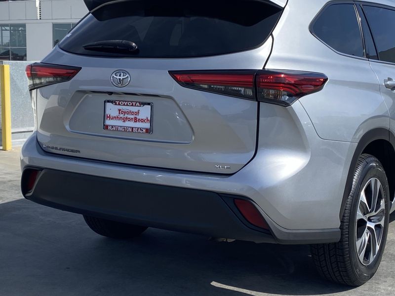 2022 Toyota Highlander XLEImage 5