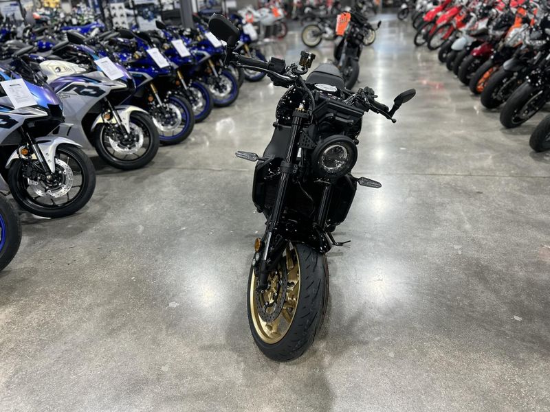 New 2025 Yamaha XSR900 Image 18