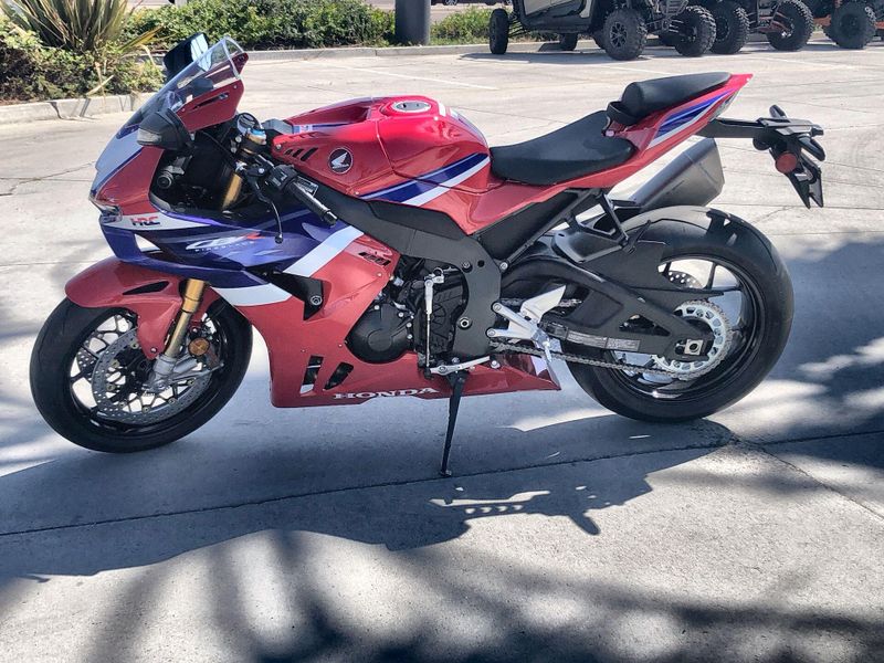 New 2026 Honda CBR1000RR-R FIREBLADE SP Image 14