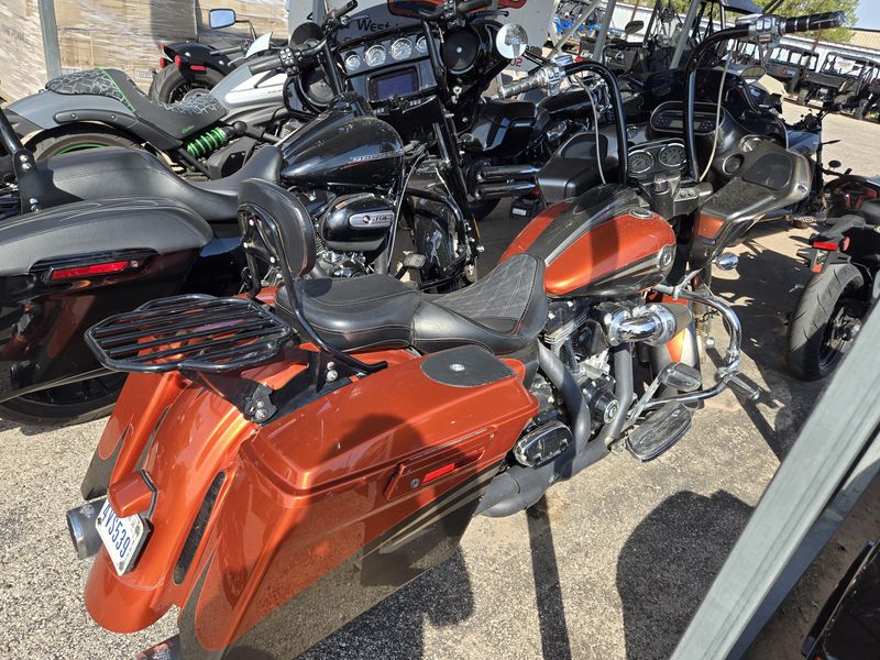 USED 2013 HARLEY ROAD GLIDE CVO  CUSTOM Image 3