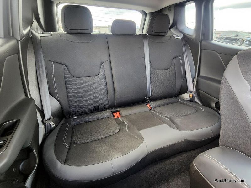 Used 2023 Jeep Renegade Latitude