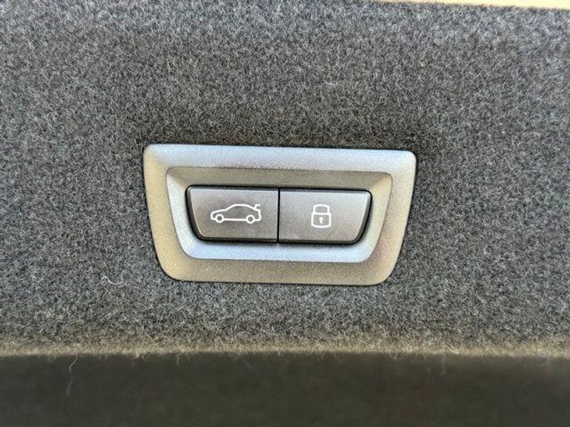 Used 2024 BMW i7 xDrive60Image 17