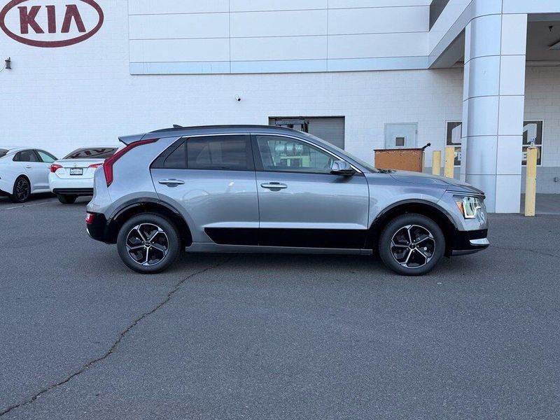 New 2026 Kia Niro SXImage 8