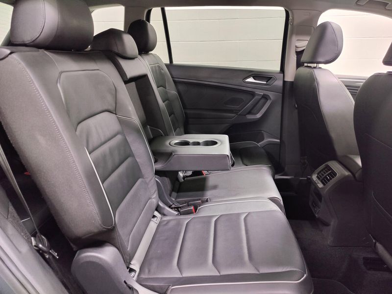 2019 Volkswagen Tiguan SEL Premium AWD w/Sunroof/NavImage 21