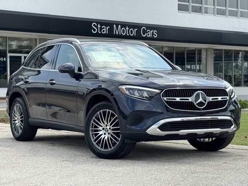 2024 Mercedes-Benz GLC 300Image 1