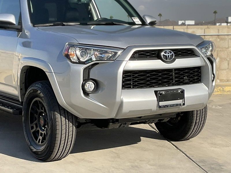 2018 Toyota 4Runner SR5Image 3