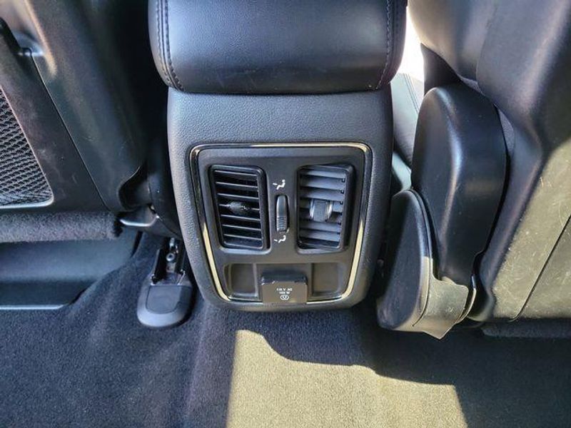 Used 2019 Jeep Grand Cherokee Altitude