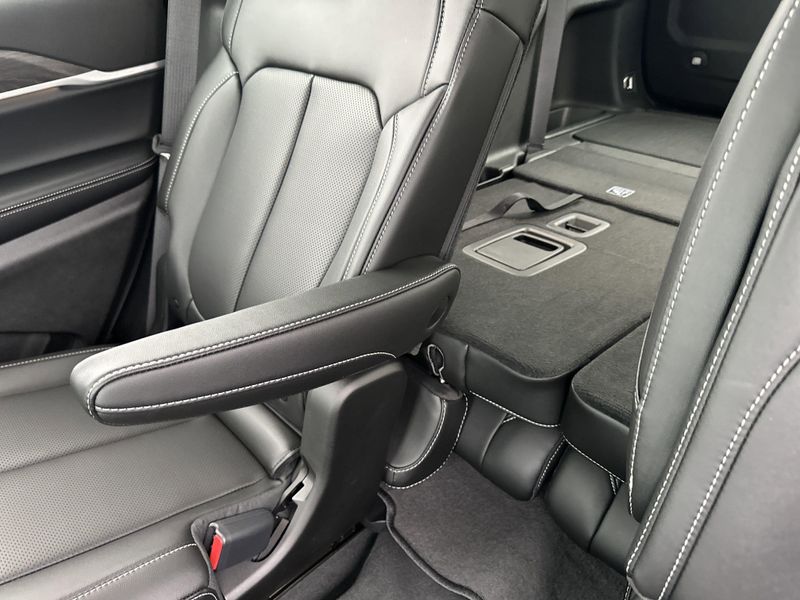 New 2025 Jeep Grand Cherokee L Limited 4x4Image 16
