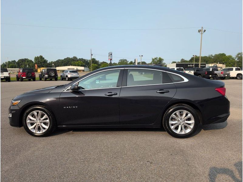 2023 Chevrolet Malibu LTImage 2