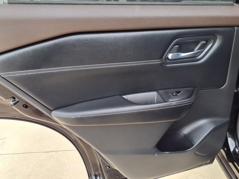 2023 Nissan Rogue SLImage 19