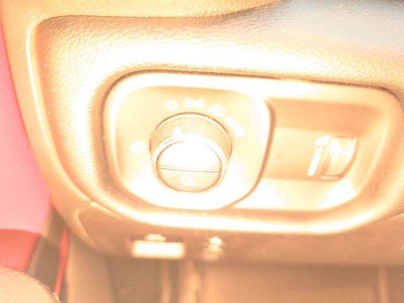2021 RAM 1500 RebelImage 25