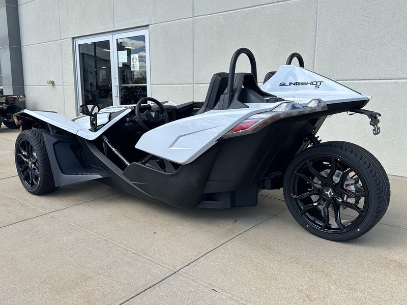 2024 Polaris SLINGSHOT S MANUALImage 3