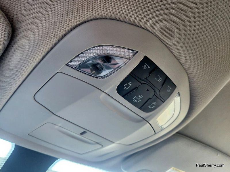 2022 Chrysler Voyager LXImage 48