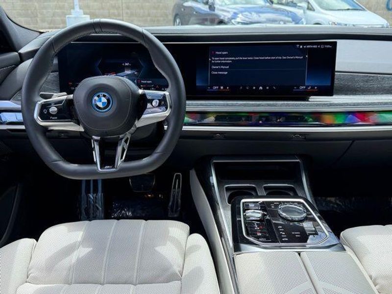 Used 2024 BMW i7 xDrive60Image 30