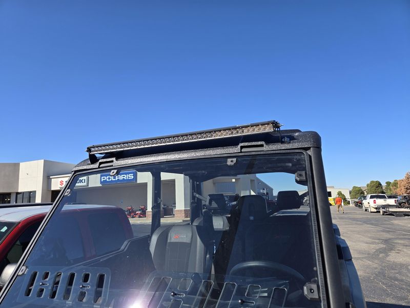 NEW 2026 CAN-AM DEFENDER MAX X MR HD11 WITH HALF DOORS Image 7