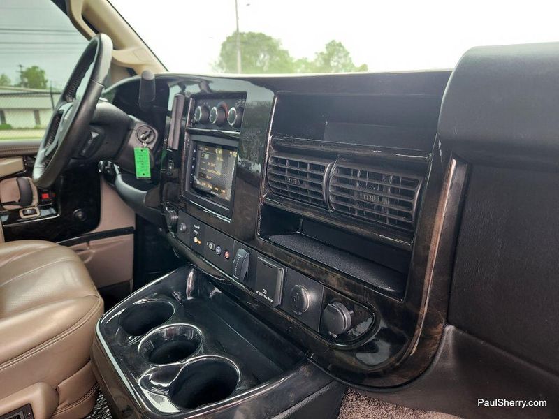 2018 GMC Savana 2500 Image 34