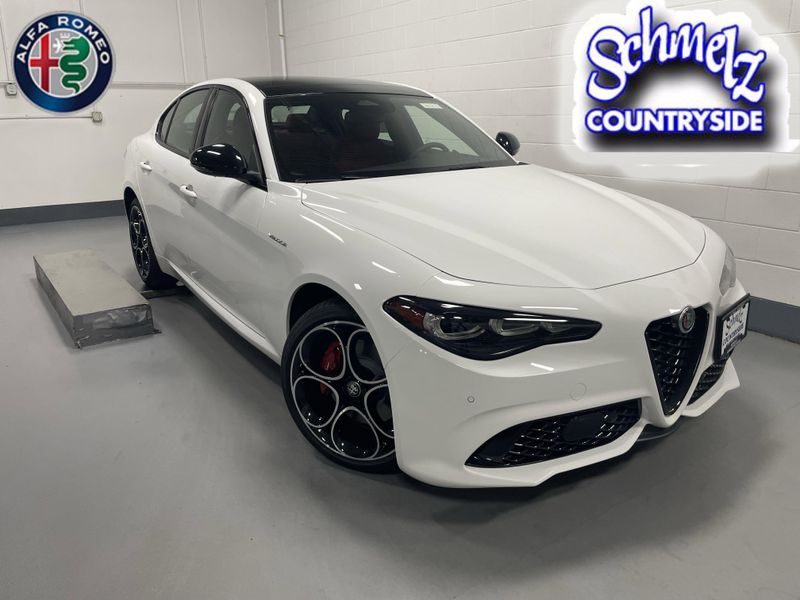 New 2025 Alfa Romeo Giulia AwdImage 1