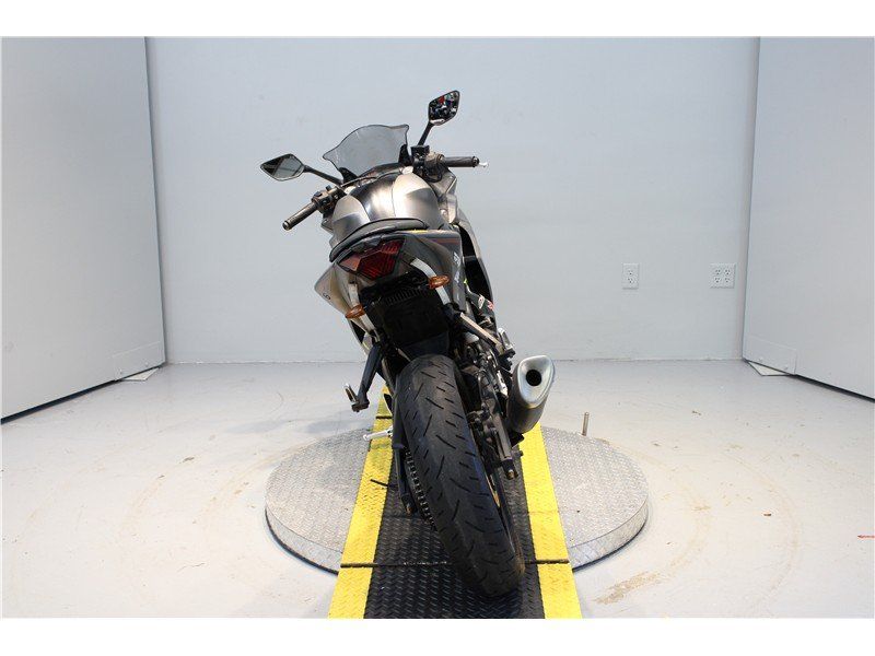 2016 Yamaha YZFImage 2