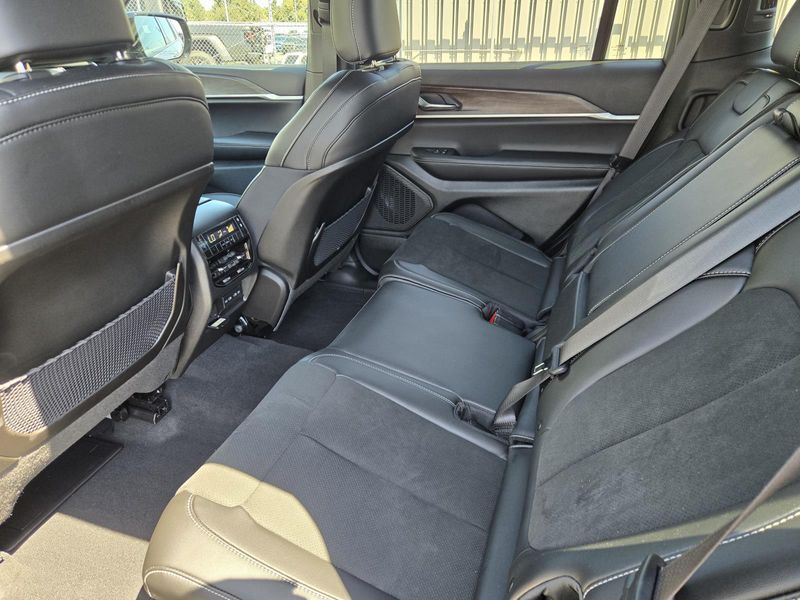 Used 2026 Jeep Grand Cherokee L Laredo Altitude 4x4