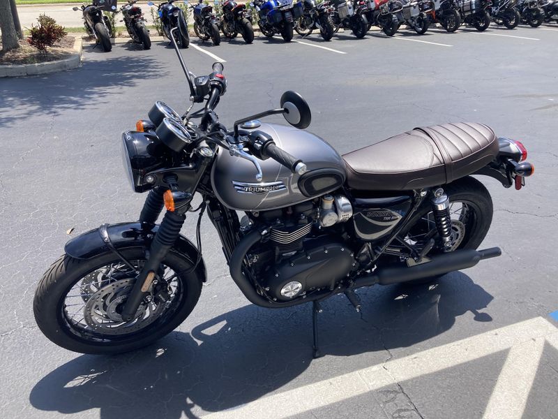2025 Triumph BONNEVILLE T120 BLACK