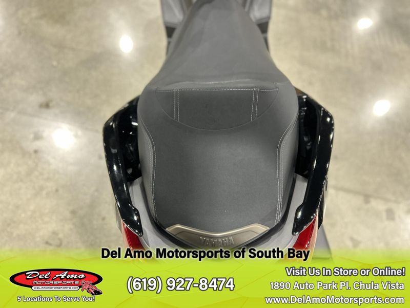 2025 Yamaha Xmax Image 7