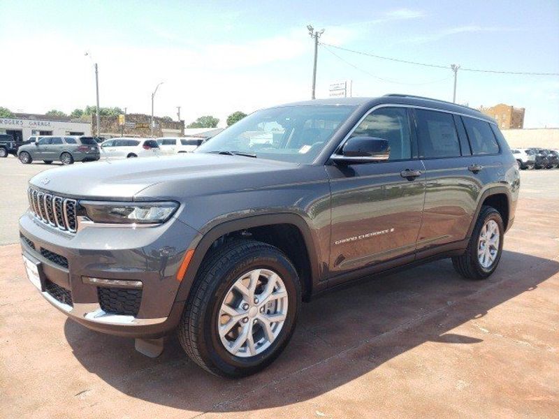 2023 Jeep Grand Cherokee L Limited 4x4Image 1