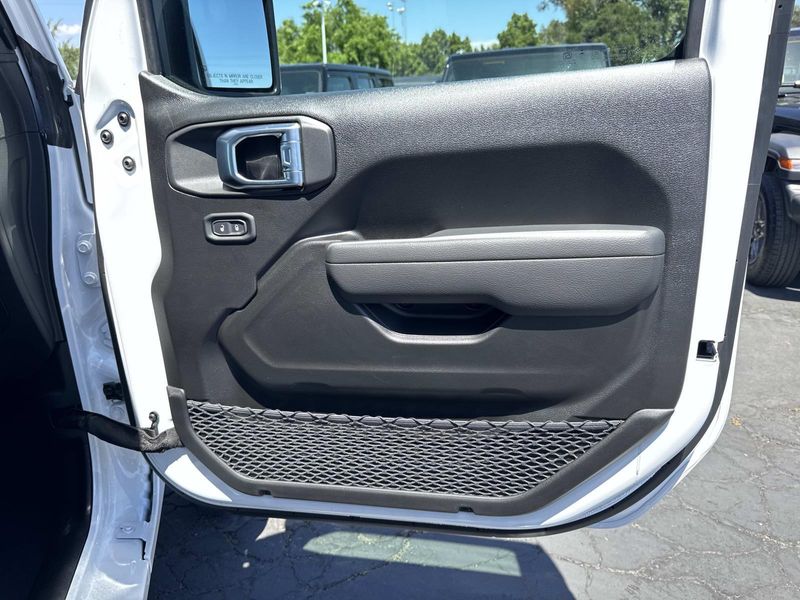 New 2026 Jeep Gladiator Sport S 4x4