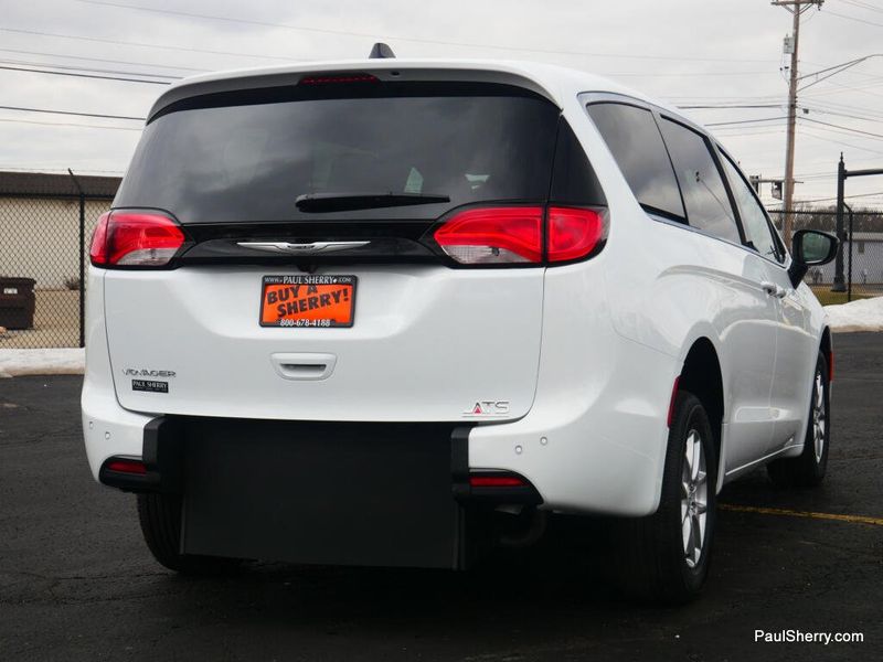 New 2026 Chrysler Voyager Lx