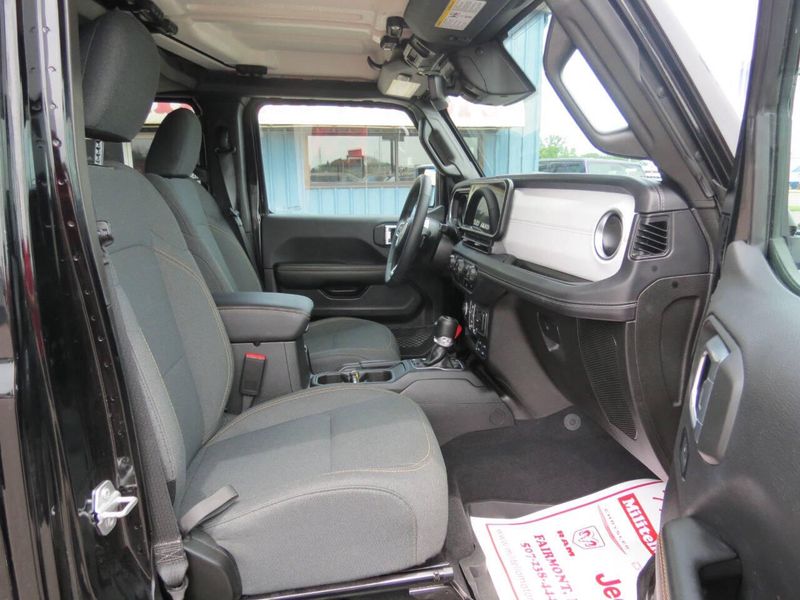 Used 2025 Jeep Wrangler 4xE Backcountry 4x4 4dr SUVImage 20
