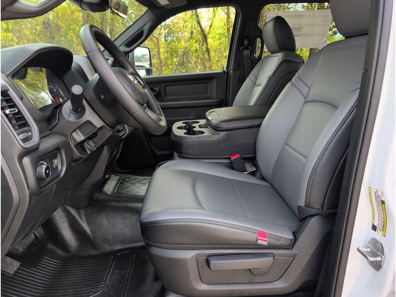 New 2026 RAM 3500 Tradesman Crew Cab Chassis 4x4 60