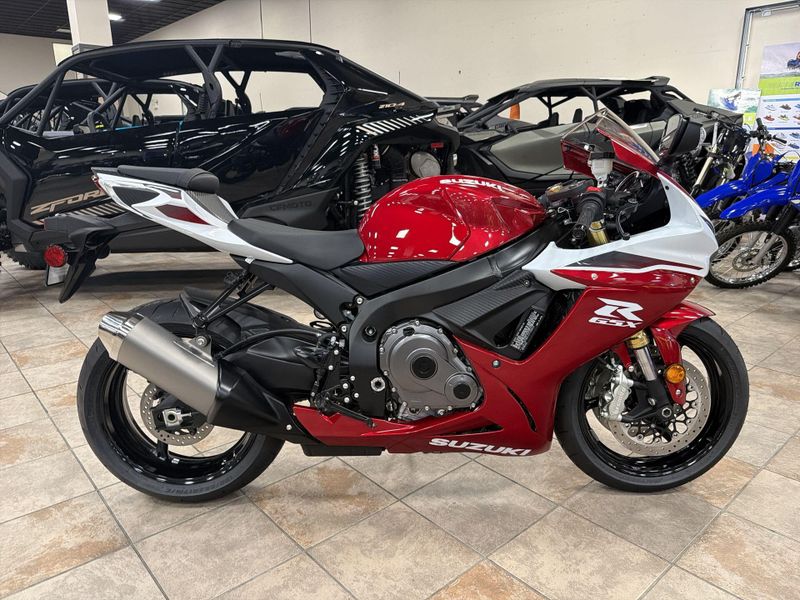 New 2027 Suzuki GSX-R750 Image 10
