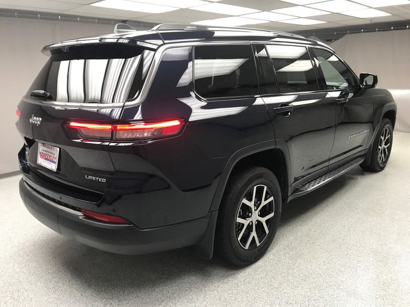 Used 2023 Jeep Grand Cherokee L LimitedImage 13