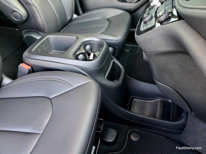 New 2026 Chrysler Pacifica Select