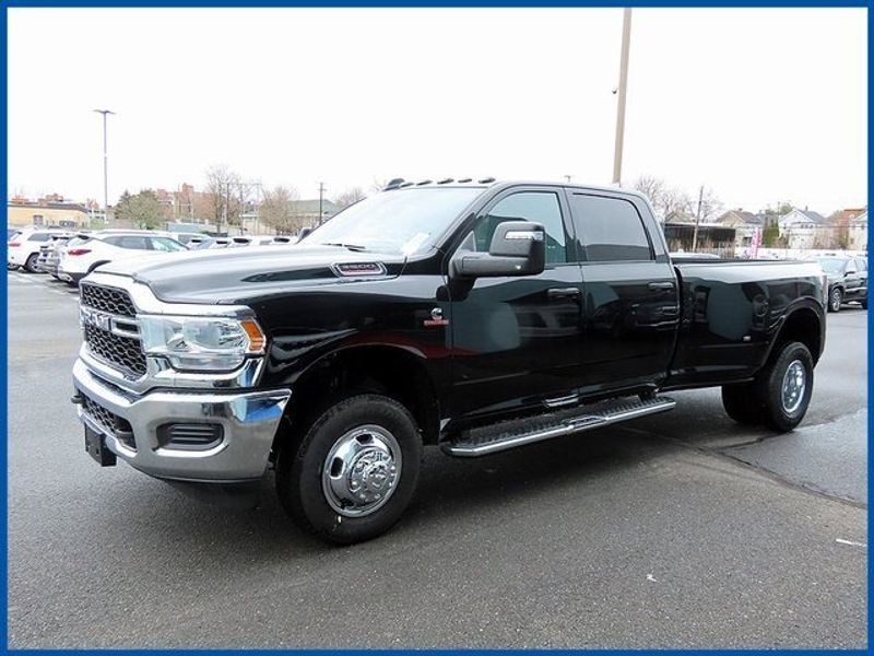 2024 RAM 3500 TradesmanImage 1