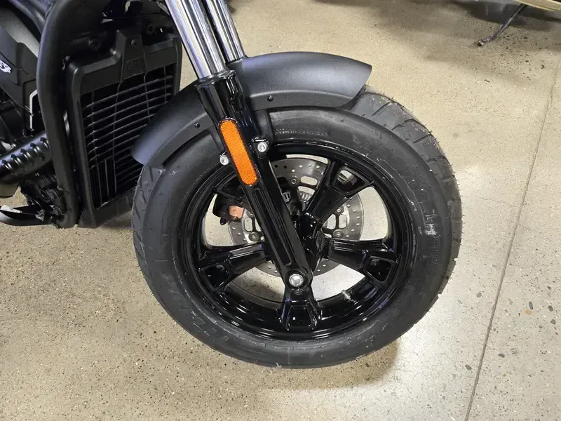 New 2025 Indian Motorcycle SCOUT SIXTY BOBBER LIMITED BLACK METALLIC Image 13