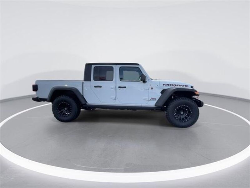 New 2025 Jeep Gladiator Mojave 4x4Image 9